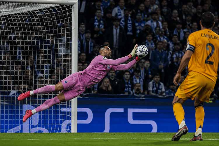 Diogo Costa of FC Porto making a spectacular save, one of the best young goalkeepers in football 2026