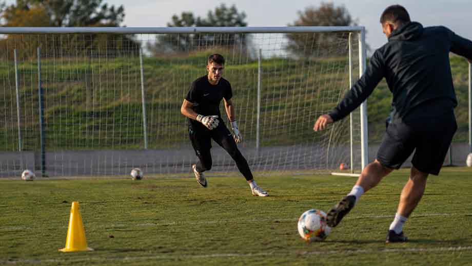 Best goalkeeper training drills for footwork, sprinting and breakout saves