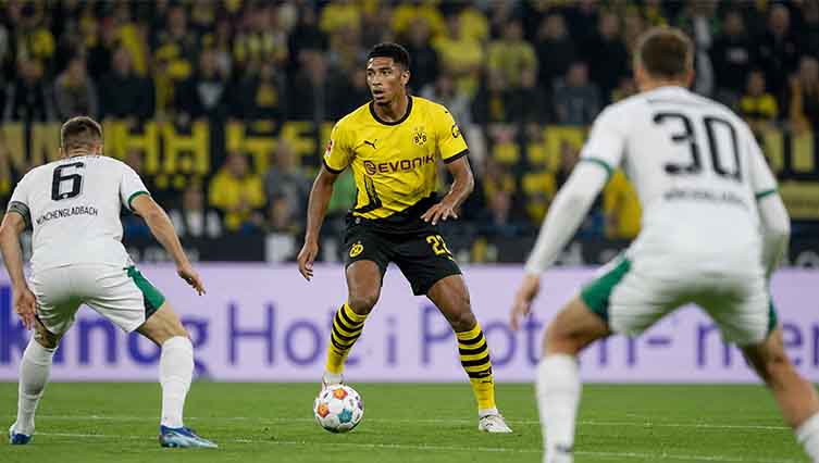 Jude Bellingham wearing Borussia Dortmund yellow and black jersey during his Bundesliga career